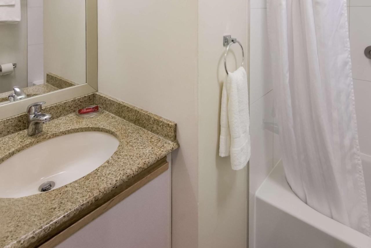 Hotel Surestay By Western North Vancouver Capilano 3*