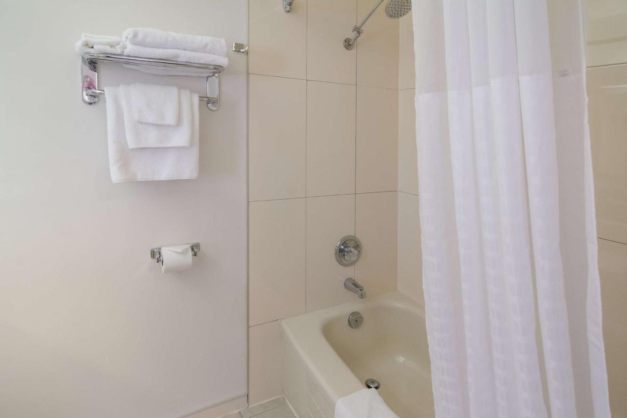 Surestay By Western North Vancouver Capilano Hotel 3*