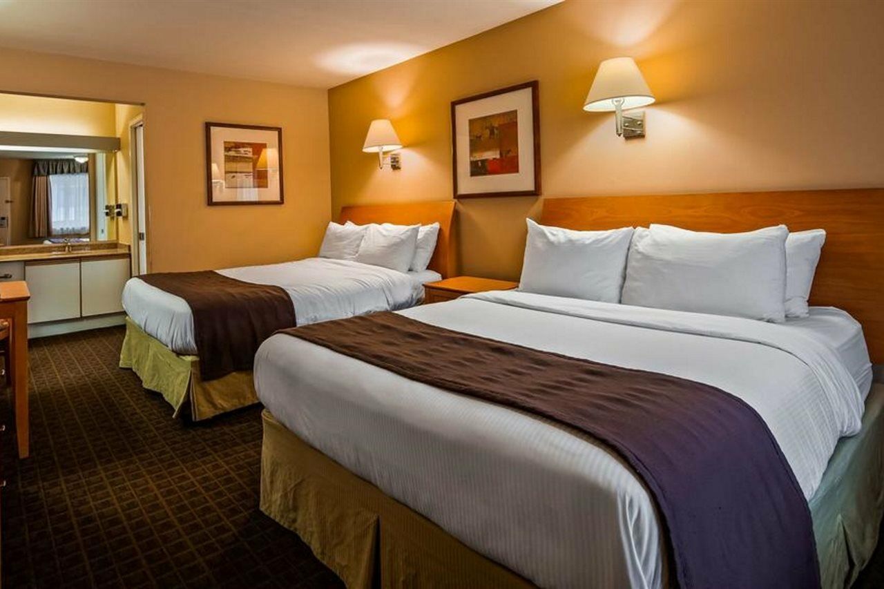 Surestay By Western North Vancouver Capilano Hotel 3*